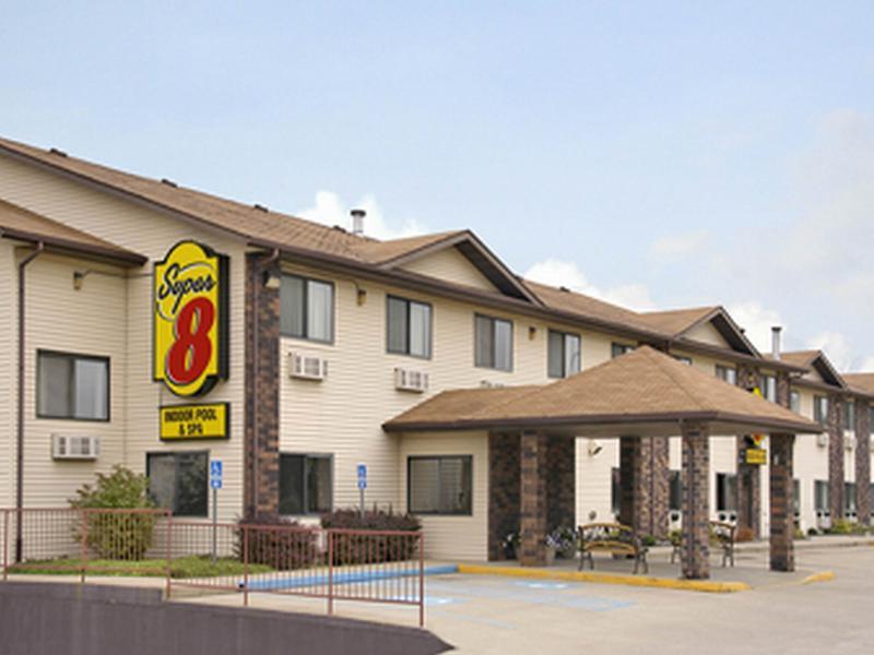 Super 8 By Wyndham Bloomington University Area Eksteriør billede