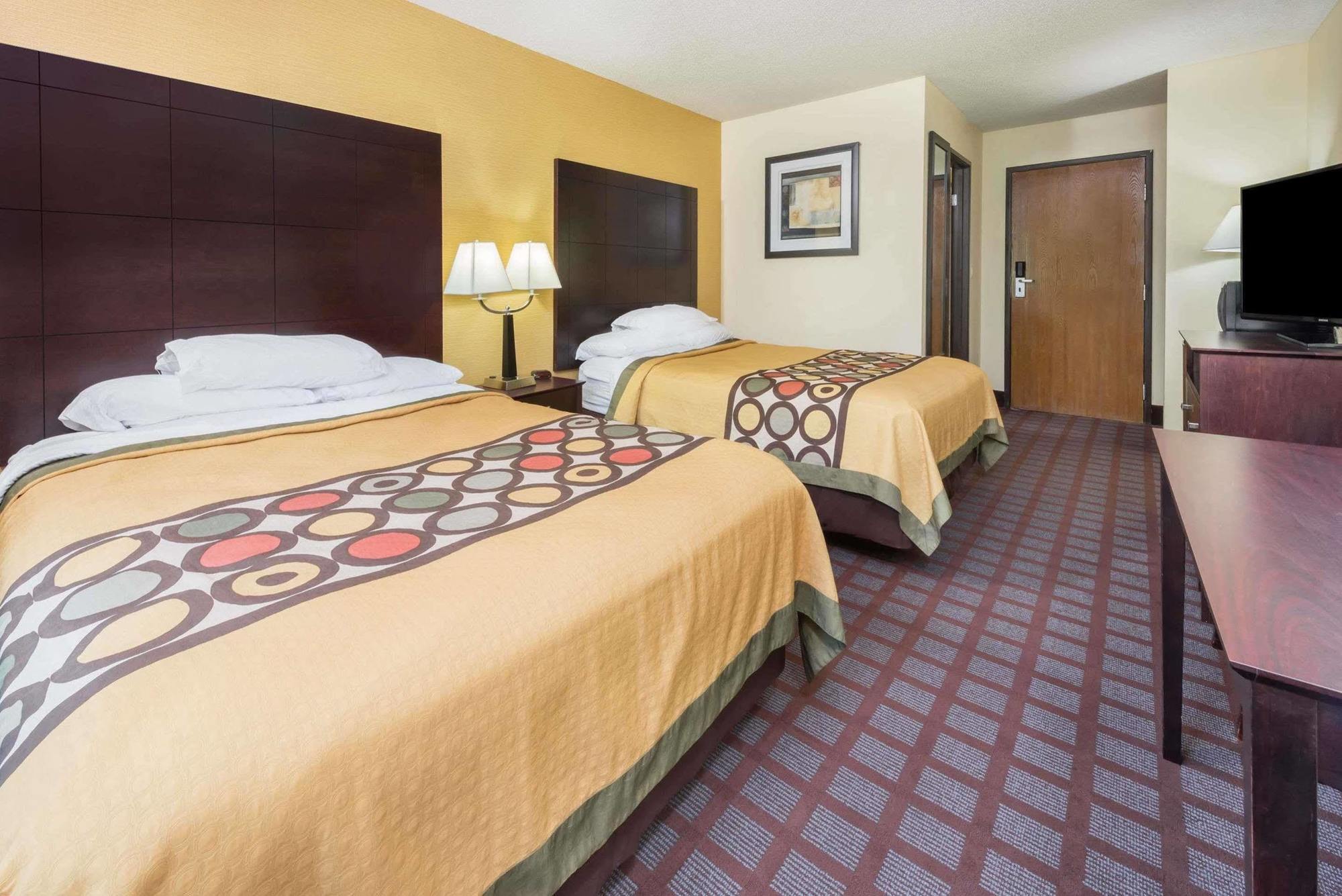 Super 8 By Wyndham Bloomington University Area Eksteriør billede